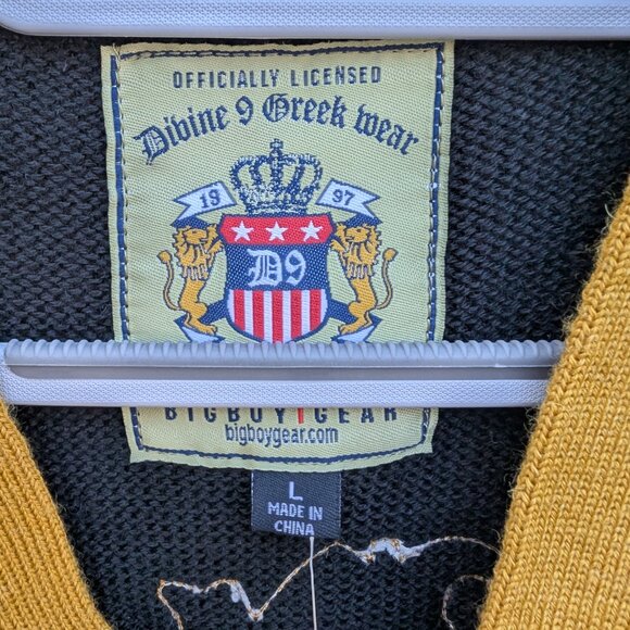 Alpha Phi Alpha Fraternity Sweater - Picture 3 of 10